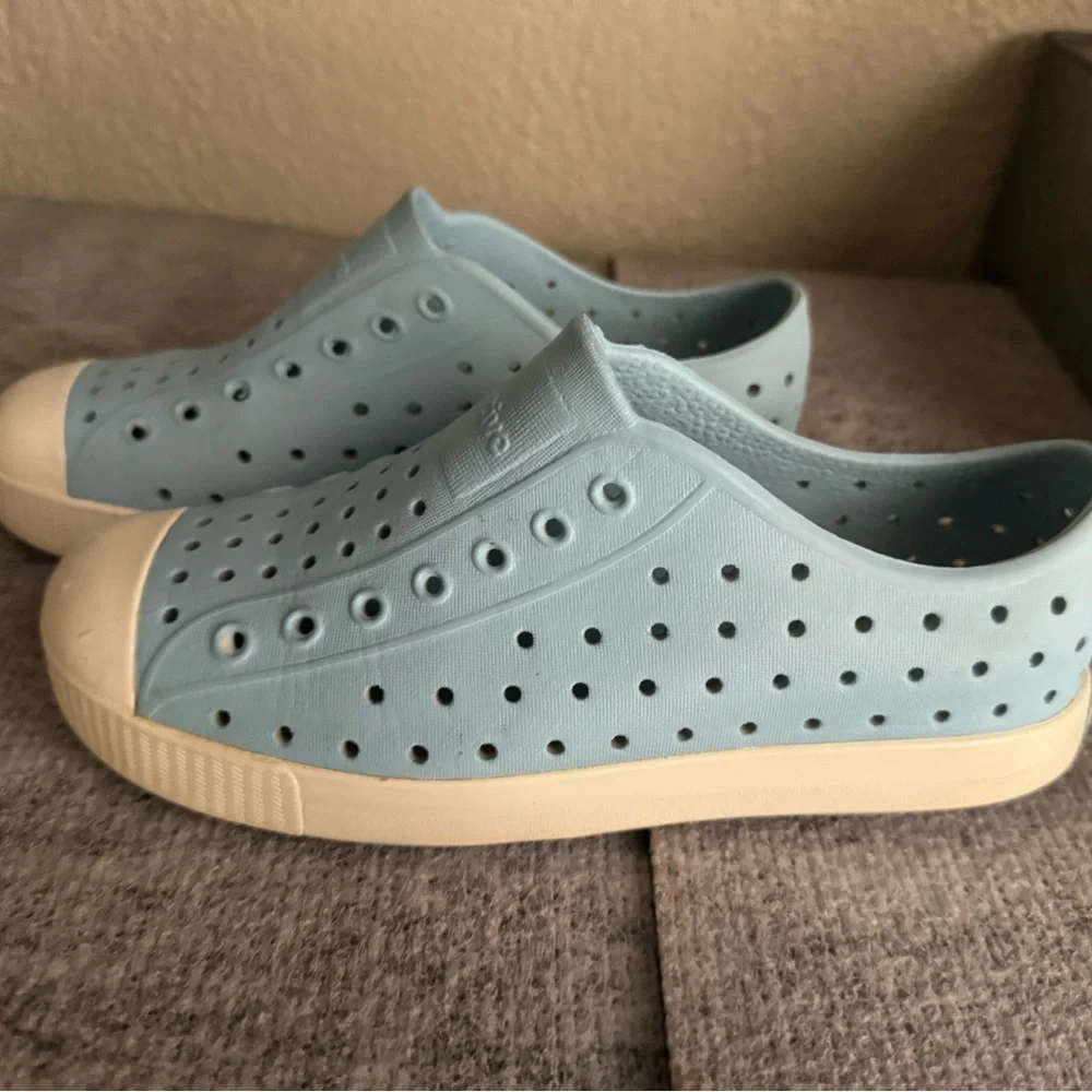 Big Kids Native Shoes Jefferson Light‎ Blue Sneakers Size 3